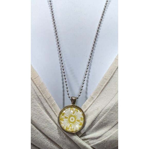 Floral Fairycore White And Yellow Cabochon Pendant Necklace - Picture 3 of 5